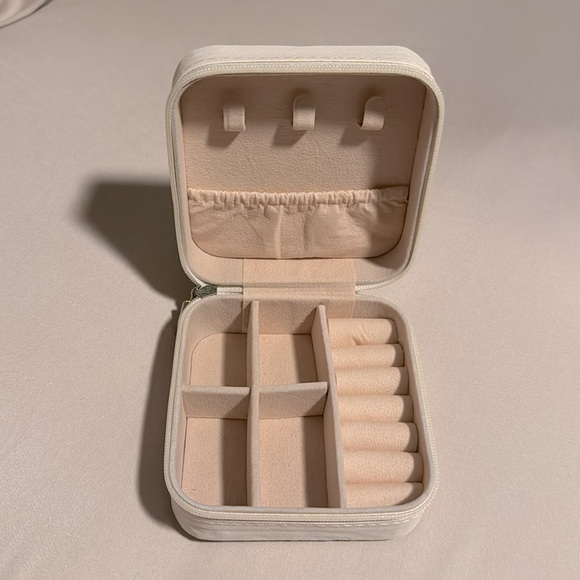 Ivory Mini Travel Jewelry Box - Picture 1 of 5